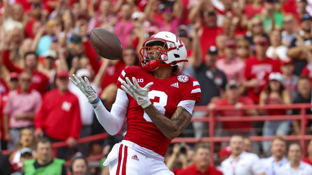 Dillon Gabriel TD run 2022 Nebraska vs Oklahoma football USATSI_19062394 cropped